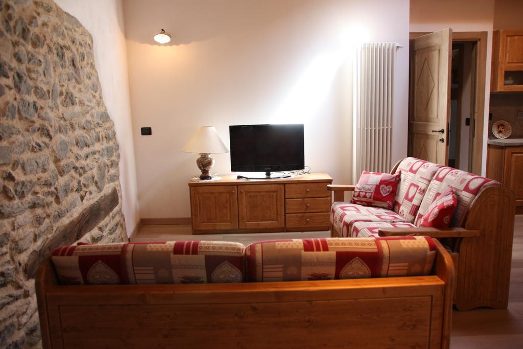 Lo Trapei Appartement Aosta Kamer foto