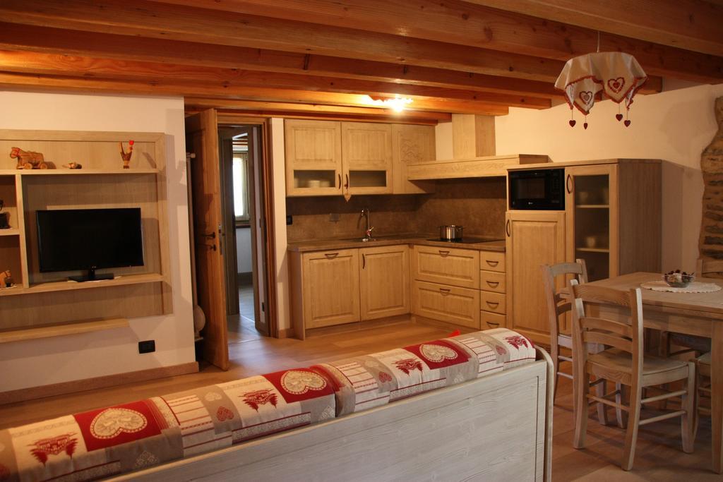 Lo Trapei Appartement Aosta Kamer foto