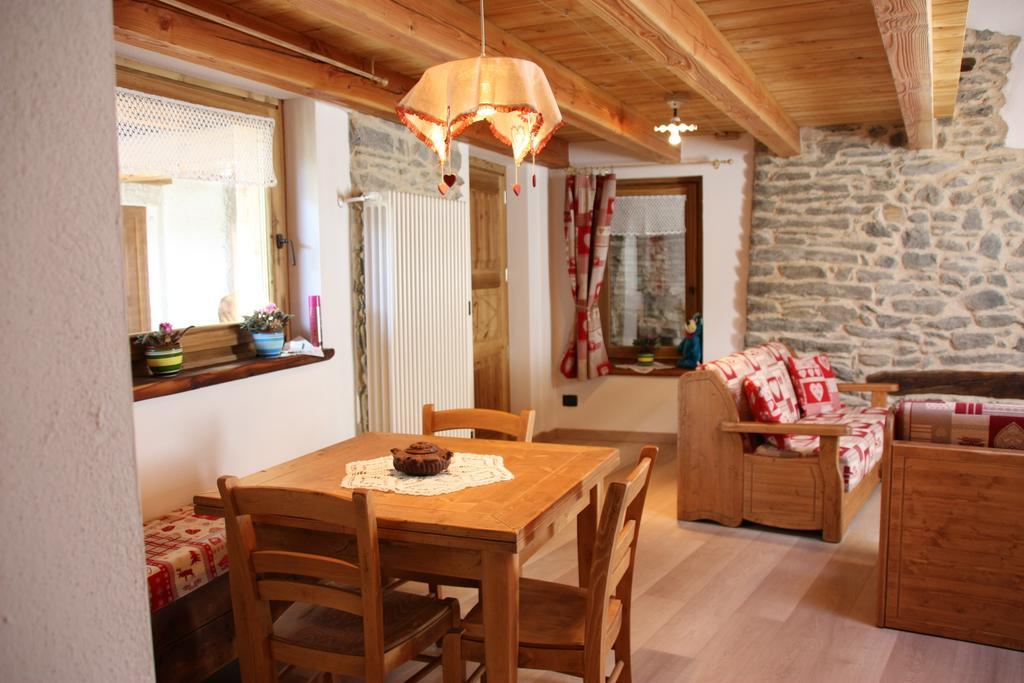 Lo Trapei Appartement Aosta Kamer foto