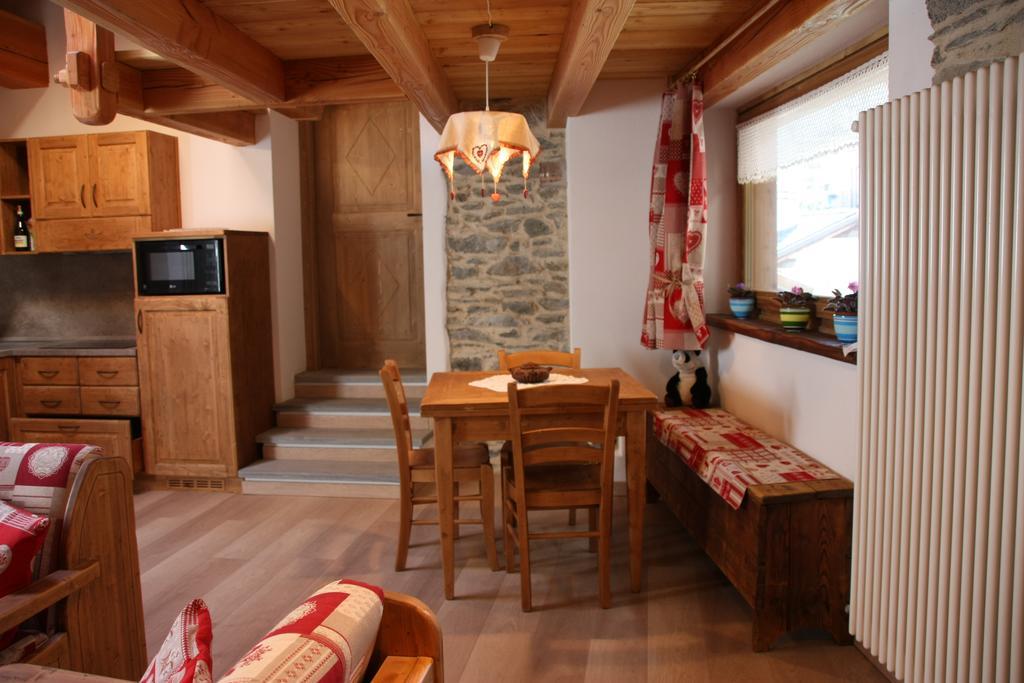 Lo Trapei Appartement Aosta Kamer foto